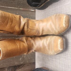 FRYE light brown  boots